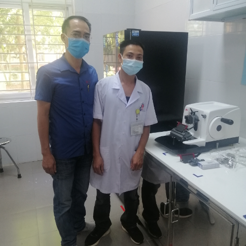 chuyển giao lắp đặt hdsd máy cắt tiêu bản YD-315 hãng Jinhua YIDI Medical Cho khách hàng khối bệnh viện Tại Nghệ An